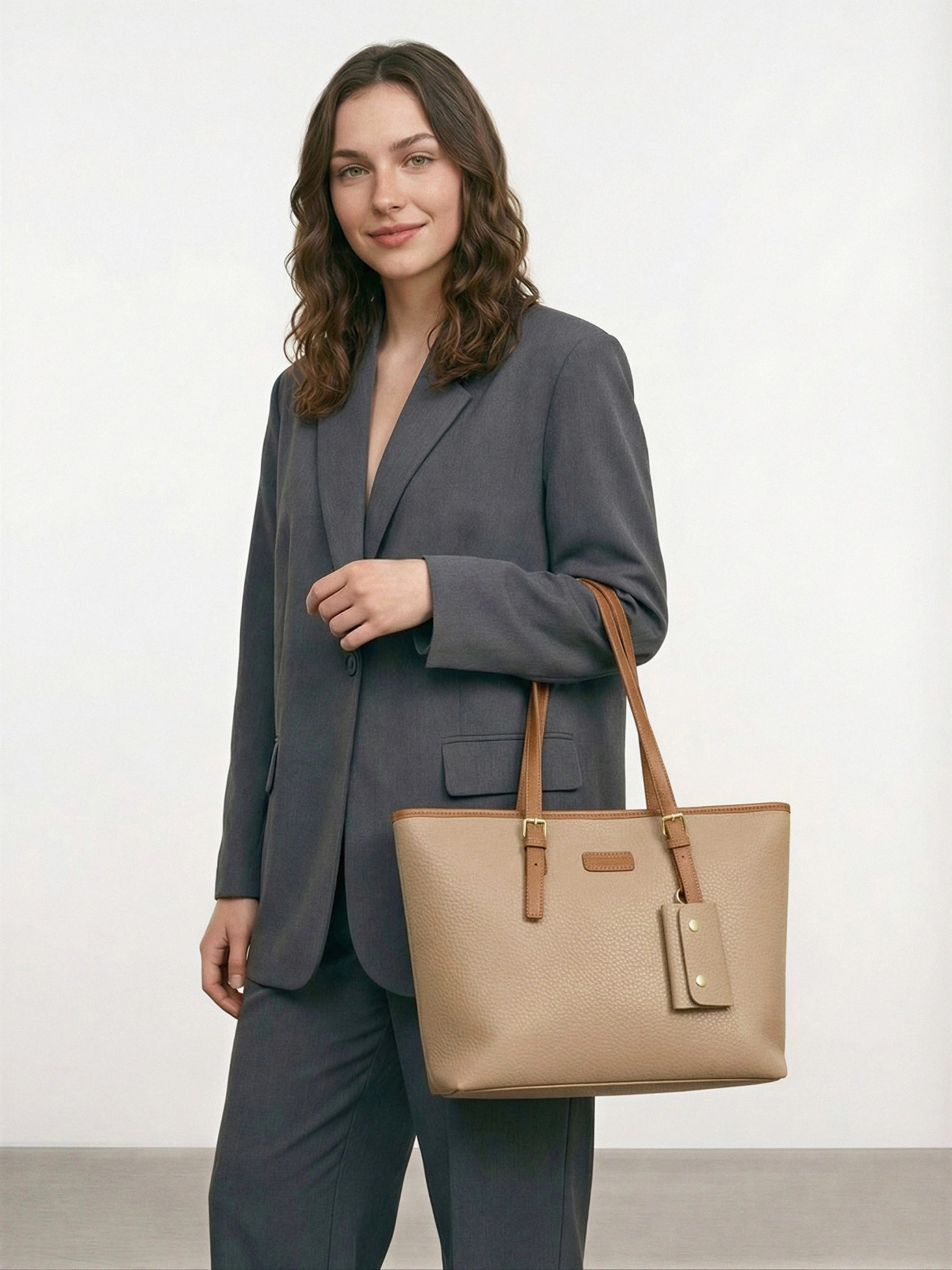 Сумка-тоут с ключницей в ассортименте